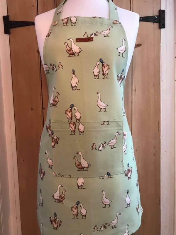 Dawdle Duck Pinnie