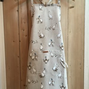 Dawdle Duck Pinnie