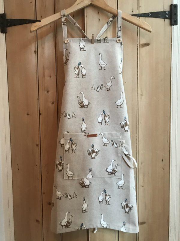 Dawdle Duck Pinnie - Image 2
