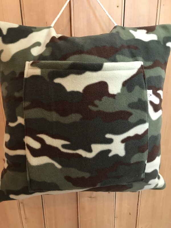 Camouflage reader Cushion