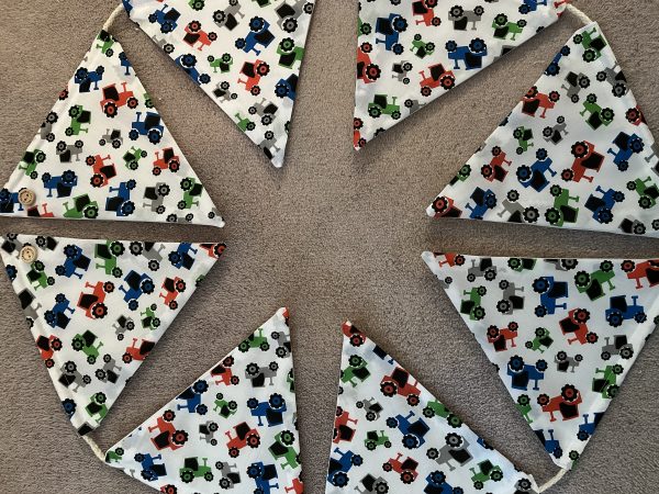 Tractor bunting
