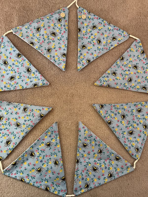 Floral bumble bee bunting 2