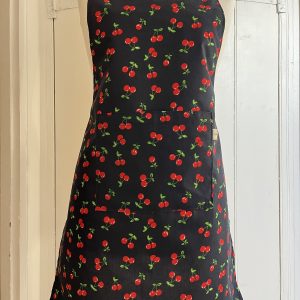 Navy cherry Mumma Pinnie